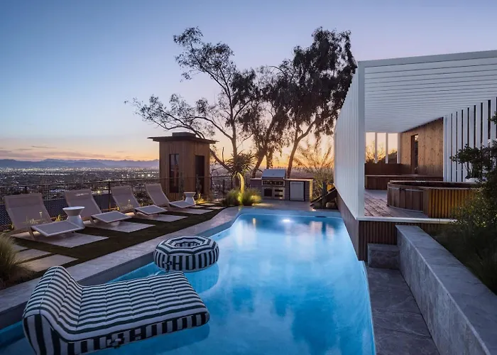 Skyeview - Award-winning Mountaintop Oasis *