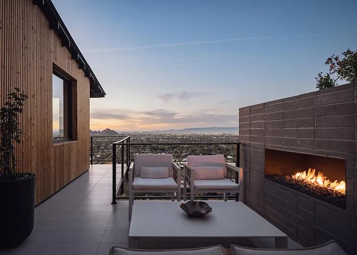 Villa Skyeview - Award-winning Mountaintop Oasis *