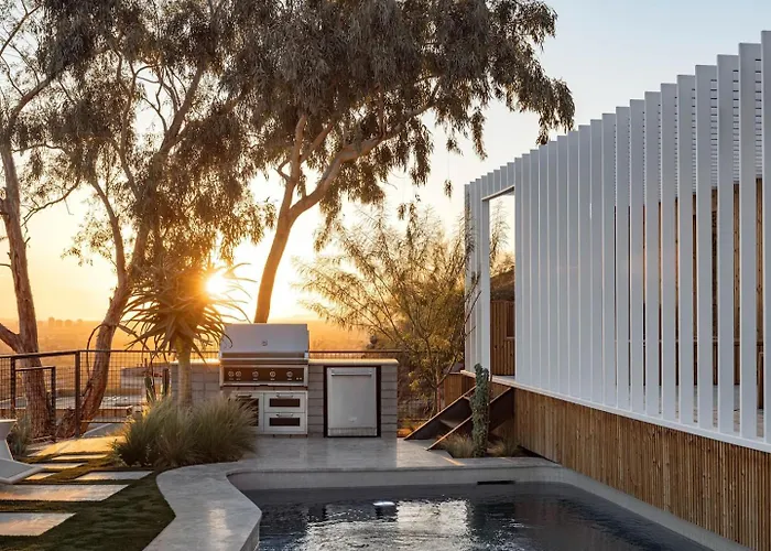 Skyeview - Award-winning Mountaintop Oasis *