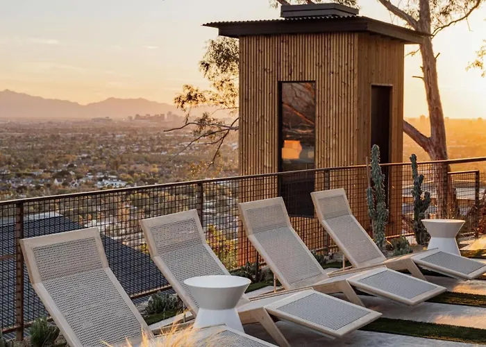 Villa Skyeview - Award-winning Mountaintop Oasis *