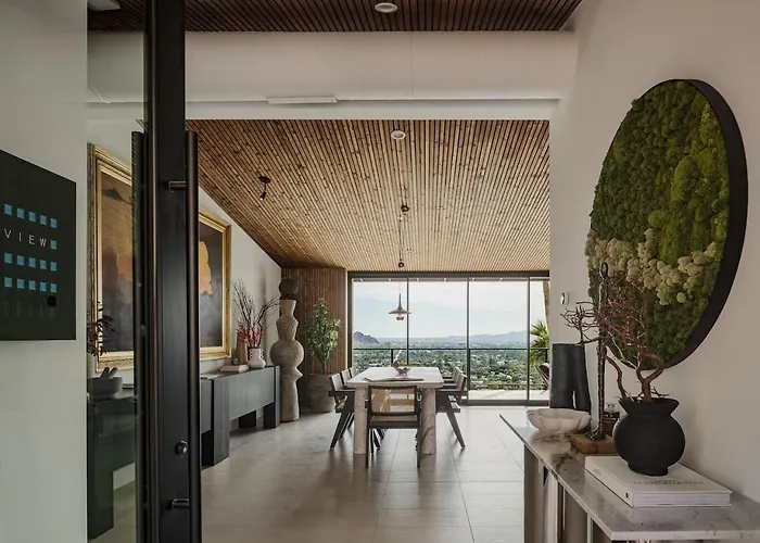 Villa Skyeview - Award-winning Mountaintop Oasis *