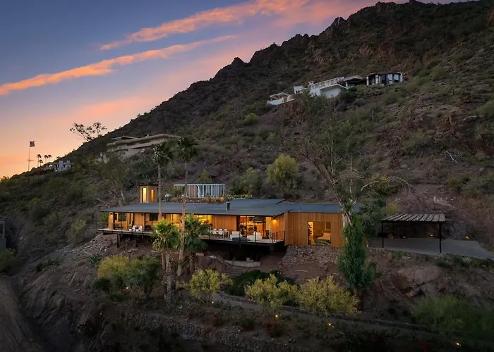 Villa Skyeview - Award-winning Mountaintop Oasis *