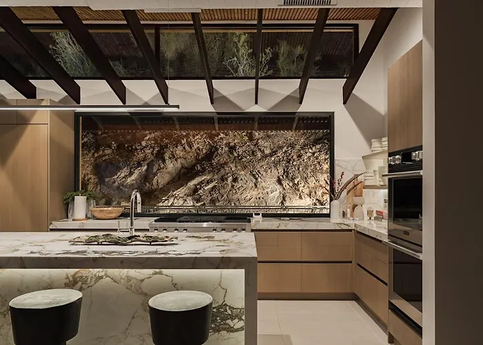 Skyeview - Award-winning Mountaintop Oasis