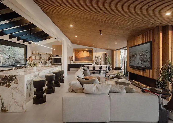 Skyeview - Award-winning Mountaintop Oasis Villa